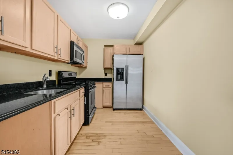 70 S Munn Ave #808 Unit 808 East Orange City, NJ 07018