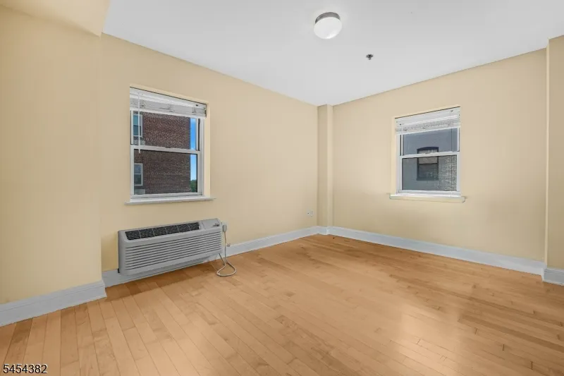 70 S Munn Ave #808 Unit 808 East Orange City, NJ 07018