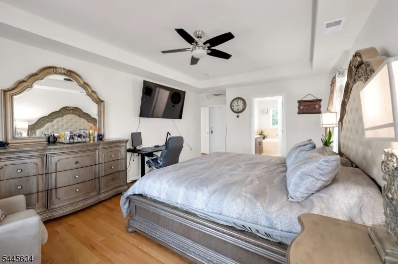 6 Jacob Way Lopatcong, NJ 08865