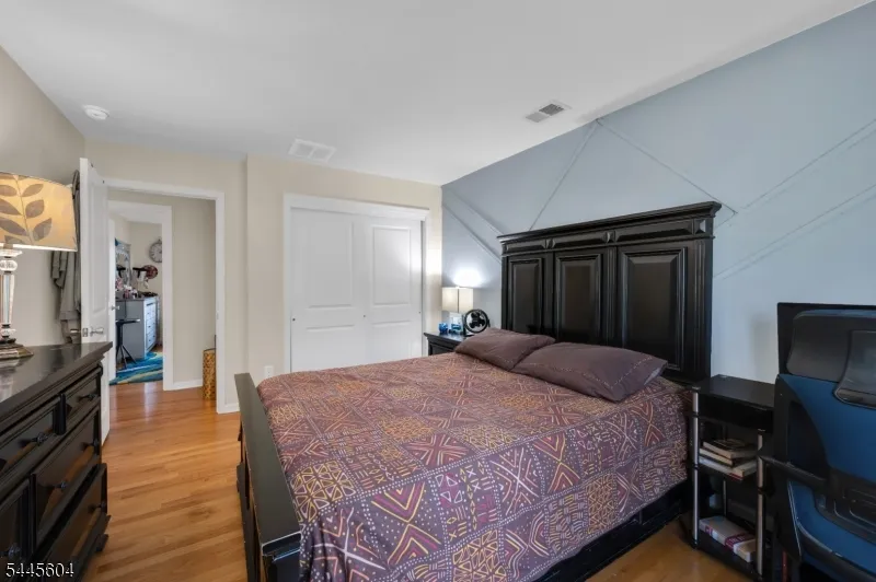 6 Jacob Way Lopatcong, NJ 08865