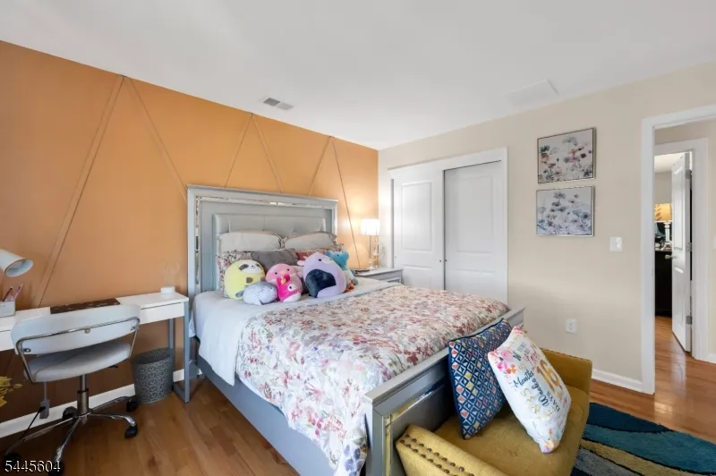 6 Jacob Way Lopatcong, NJ 08865
