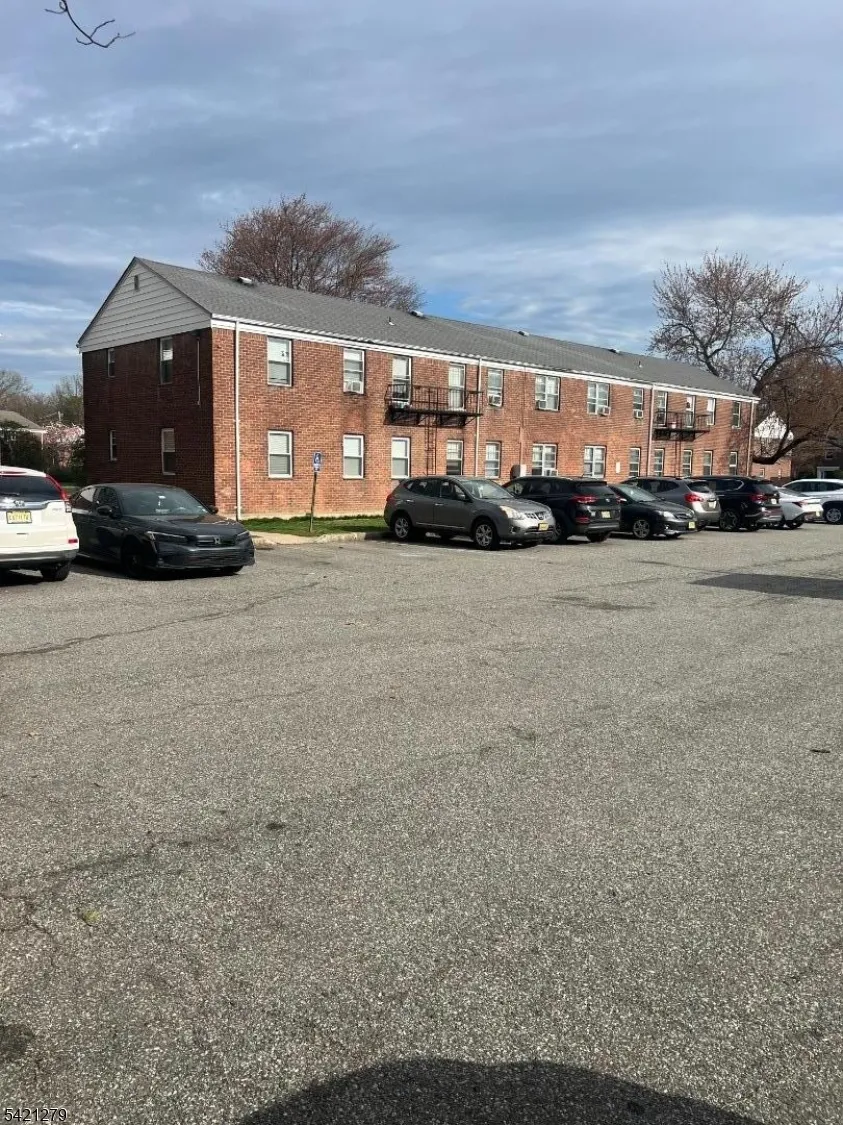 935 Broad St #35B Unit 35B Bloomfield, NJ 07003