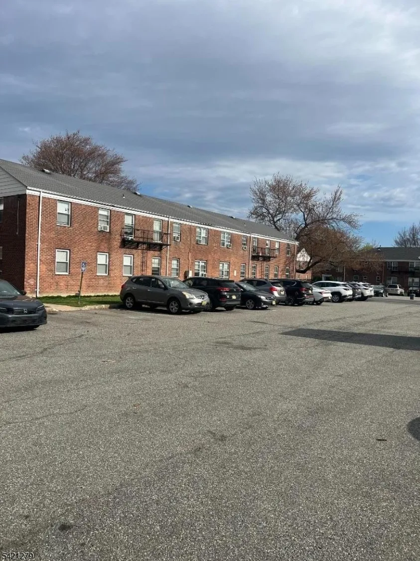 935 Broad St #35B Unit 35B Bloomfield, NJ 07003