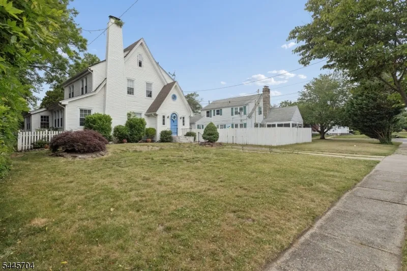 42 S State St Vineland City, NJ 08360