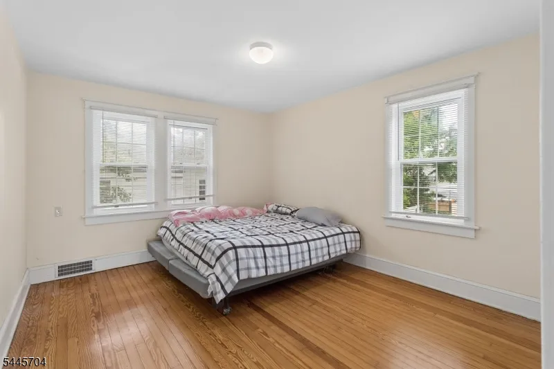 42 S State St Vineland City, NJ 08360