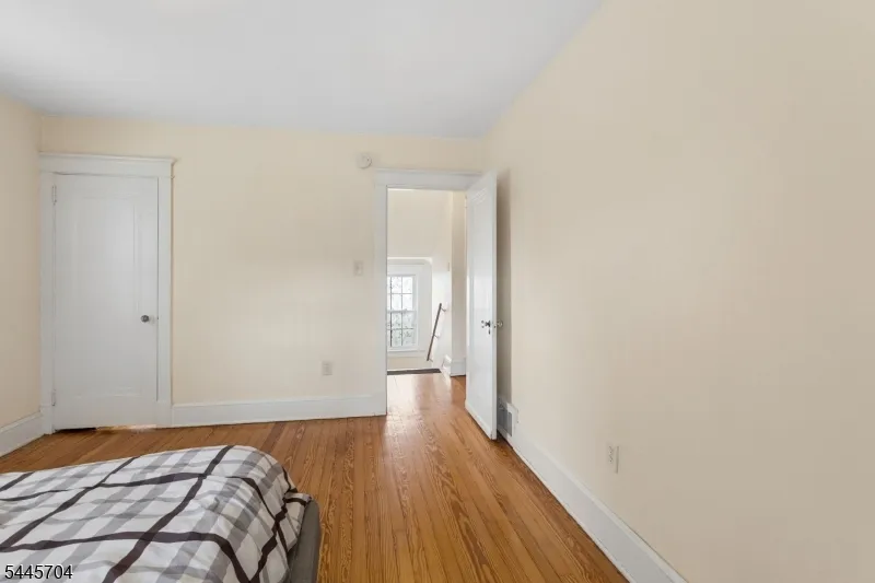 42 S State St Vineland City, NJ 08360