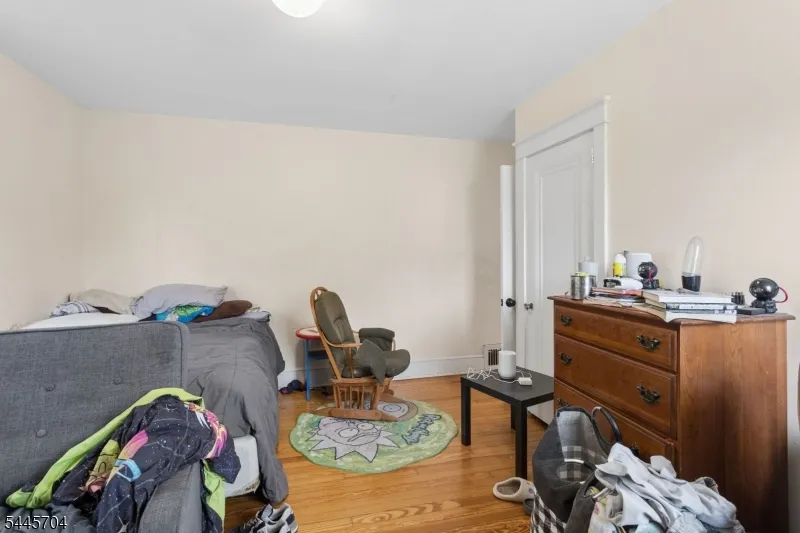 42 S State St Vineland City, NJ 08360