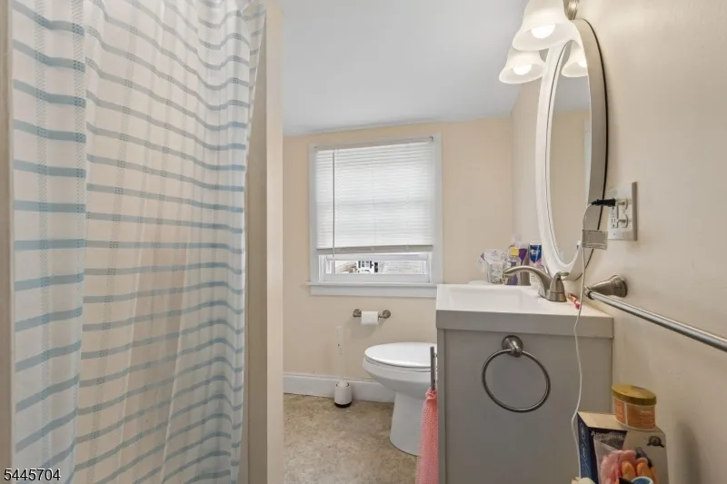 42 S State St Vineland City, NJ 08360