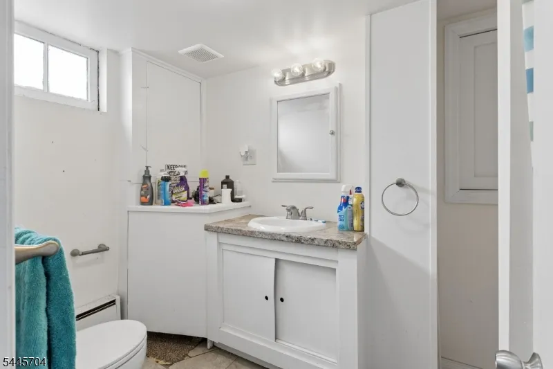 42 S State St Vineland City, NJ 08360