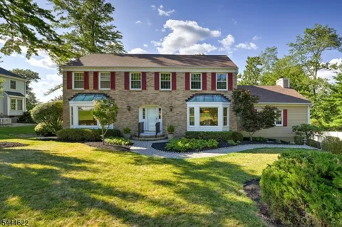 3 Dogwood Dr