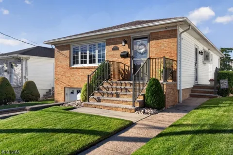 112 Lincoln Ave