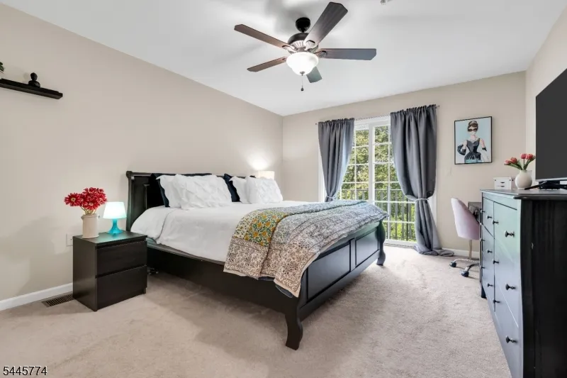 28 Forshee Cir Montvale, NJ 07645