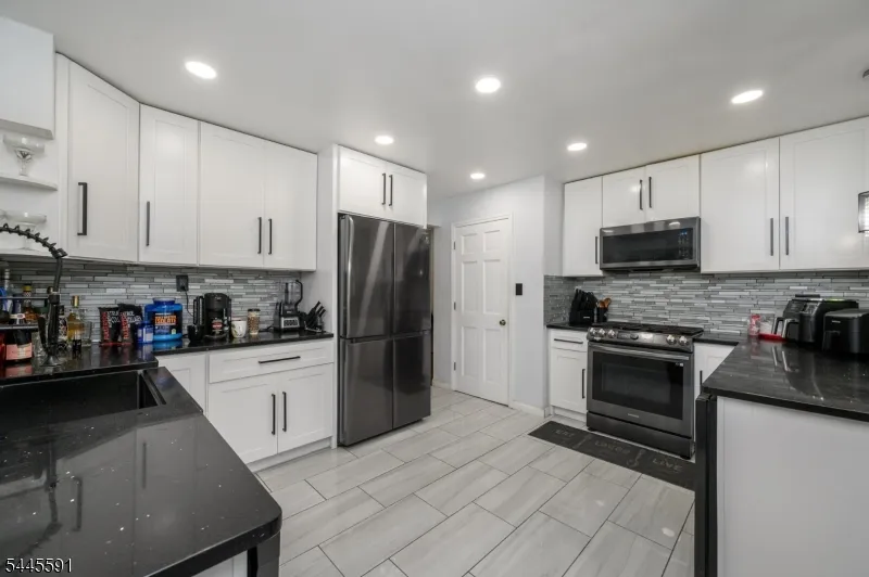 1 Lewis St Haledon, NJ 07508