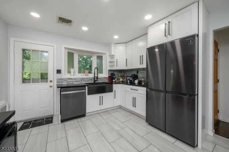 1 Lewis St Haledon, NJ 07508