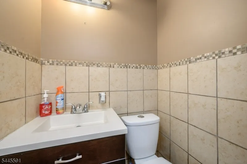 1 Lewis St Haledon, NJ 07508