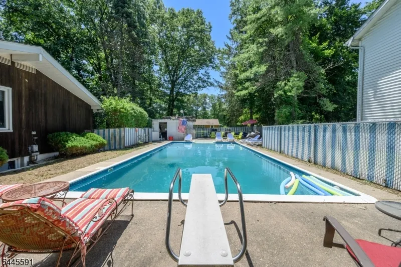 1 Lewis St Haledon, NJ 07508