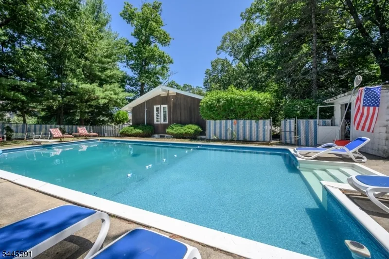 1 Lewis St Haledon, NJ 07508