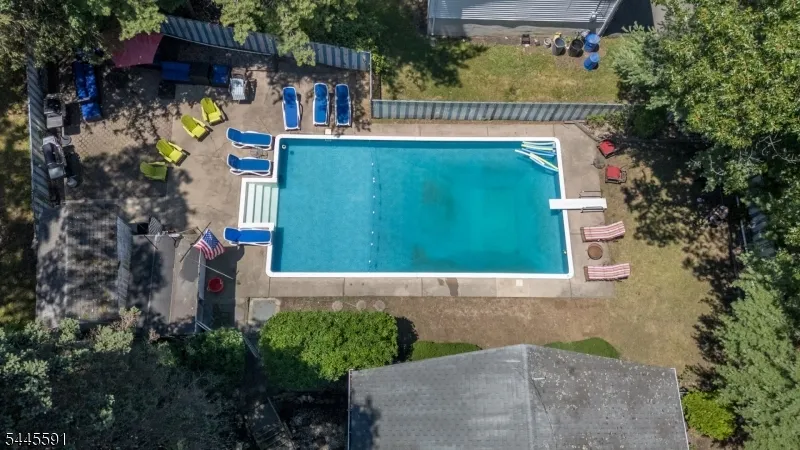 1 Lewis St Haledon, NJ 07508
