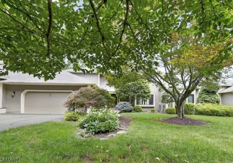 39 Hunters Circle