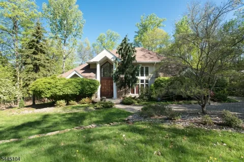 203 Rock Road W