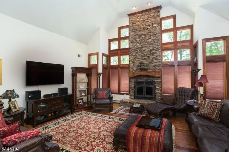 203 Rock Road W Green Brook, NJ 08812