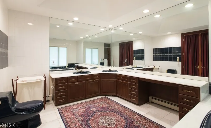 203 Rock Road W Green Brook, NJ 08812