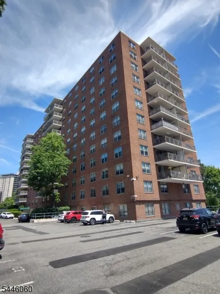 301 Beech St #7E Unit 7E Hackensack City, NJ 07601