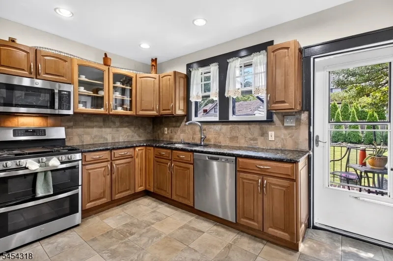 12 Lancaster Ave Maplewood, NJ 07040