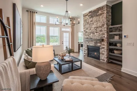 5 Voorhees Ct