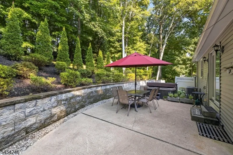 108 Chestnut Ter Rockaway, NJ 07866