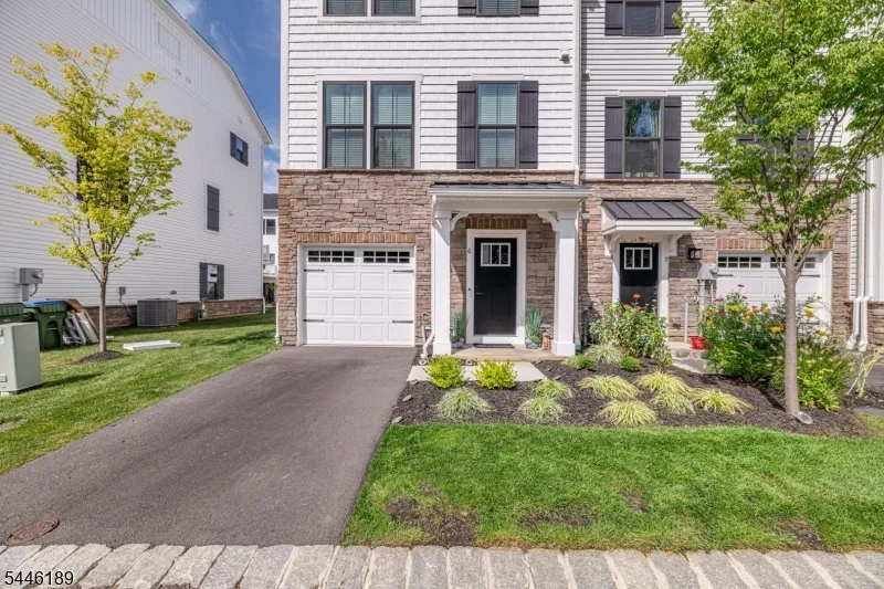 6 Saw Mill Cir Hackettstown Town, NJ 07840