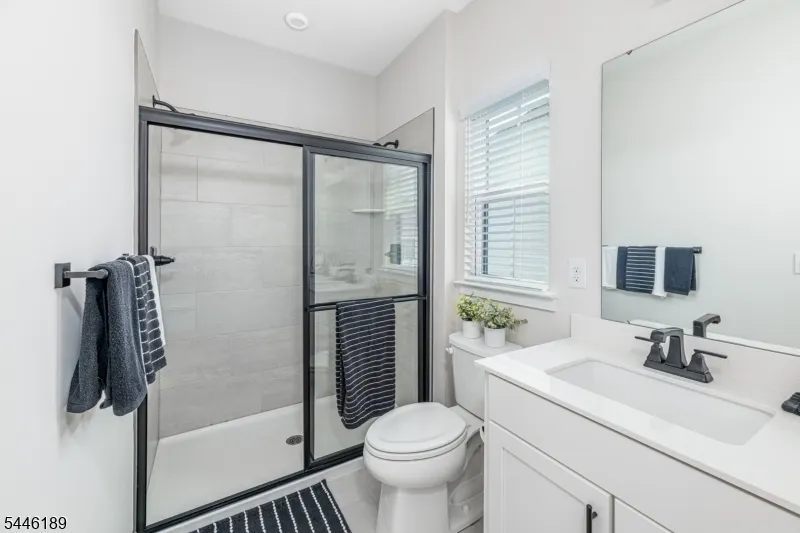 6 Saw Mill Cir Hackettstown Town, NJ 07840