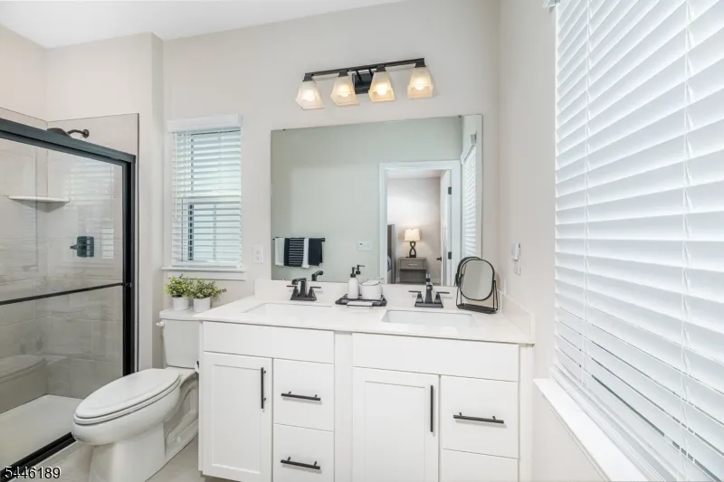6 Saw Mill Cir Hackettstown Town, NJ 07840