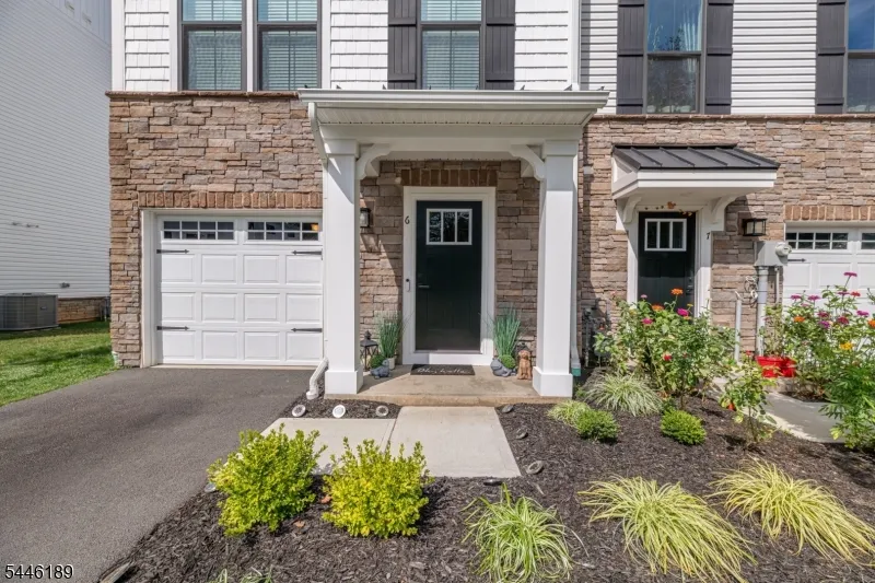 6 Saw Mill Cir Hackettstown Town, NJ 07840