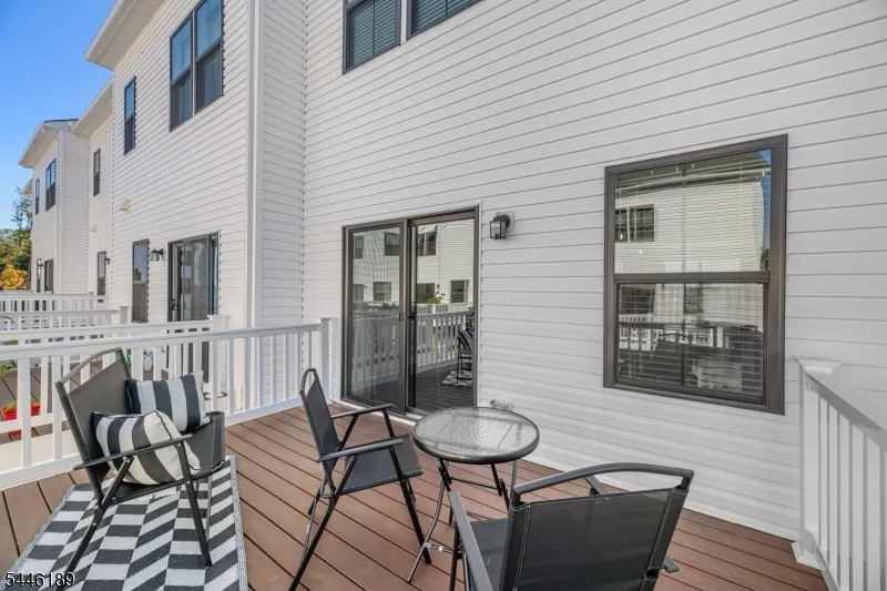 6 Saw Mill Cir Hackettstown Town, NJ 07840