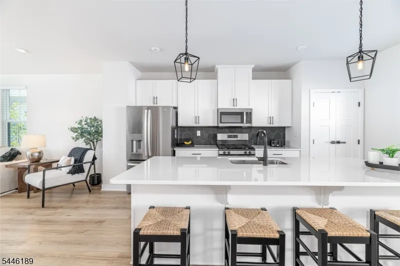 6 Saw Mill Cir Hackettstown Town, NJ 07840