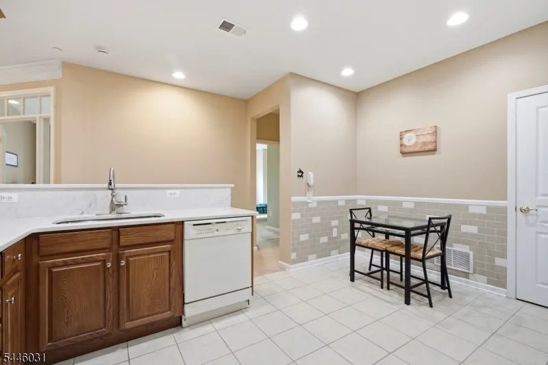 2205 Conrad Way #2205 Unit 2205 Franklin, NJ 08873