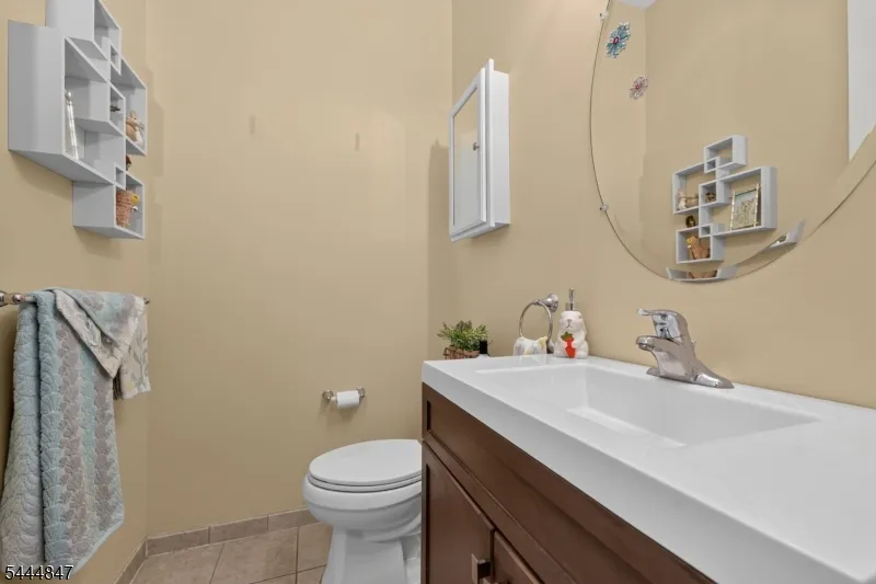 418 Edward St Lopatcong, NJ 08865