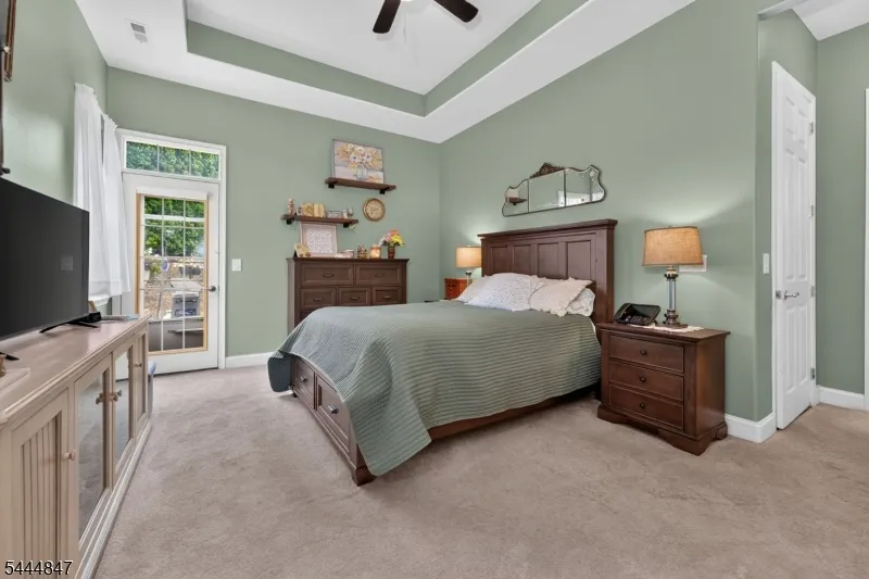 418 Edward St Lopatcong, NJ 08865