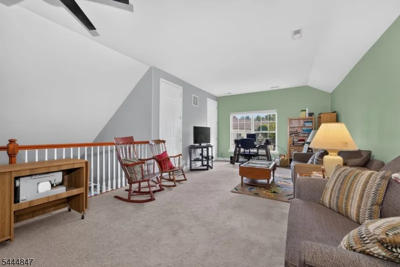 418 Edward St Lopatcong, NJ 08865