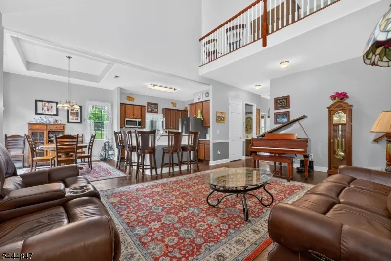 418 Edward St Lopatcong, NJ 08865