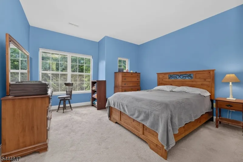 418 Edward St Lopatcong, NJ 08865