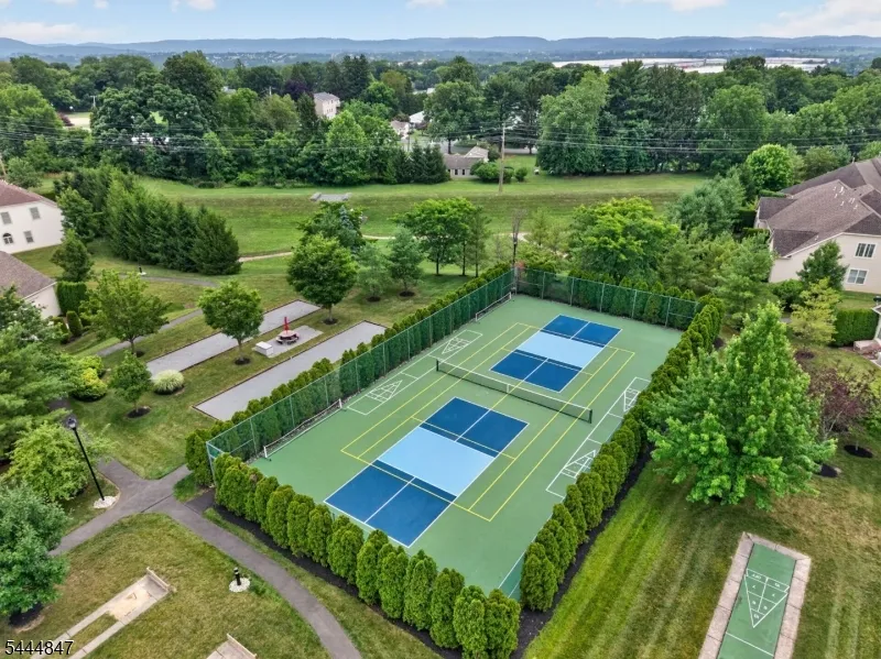 418 Edward St Lopatcong, NJ 08865