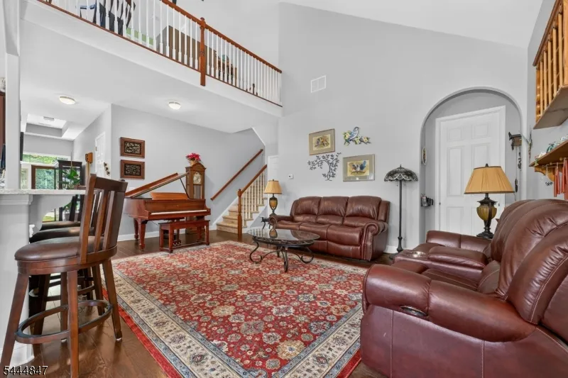 418 Edward St Lopatcong, NJ 08865