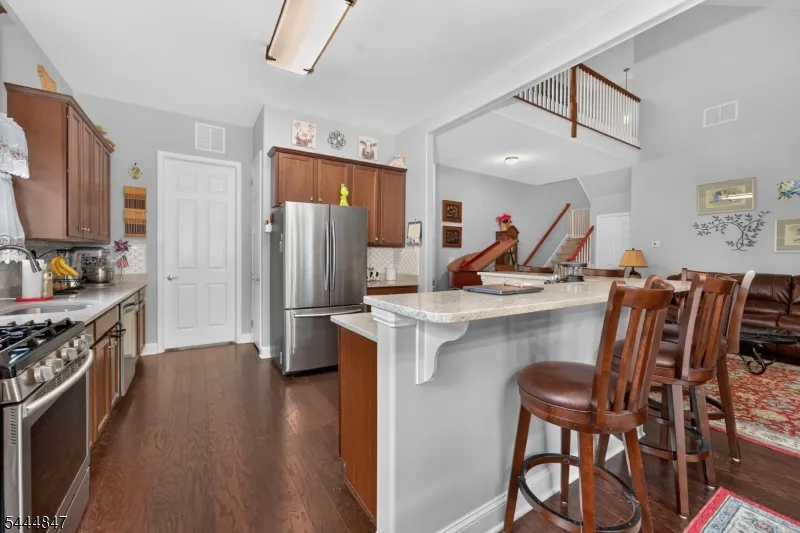 418 Edward St Lopatcong, NJ 08865