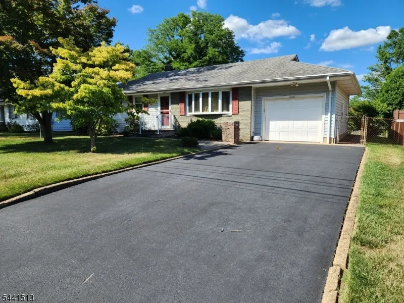 615 Ashland Rd Middlesex, NJ 08846