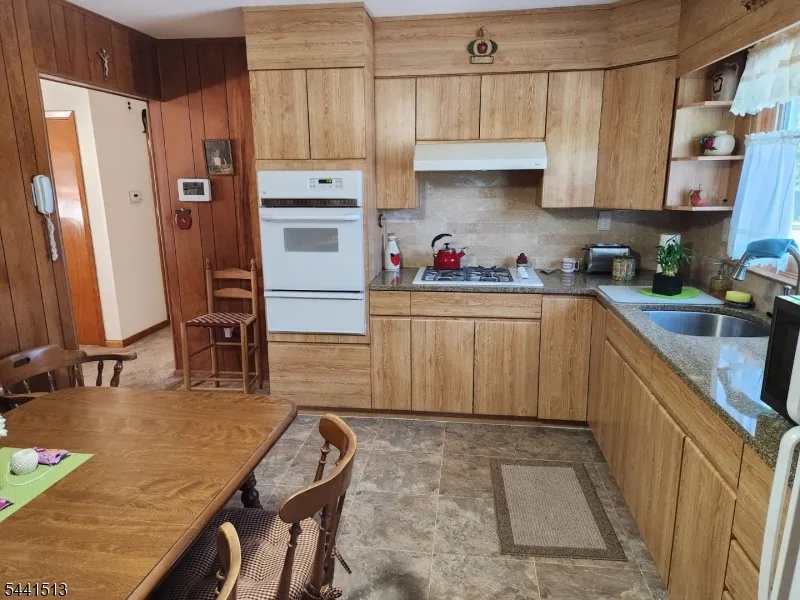 615 Ashland Rd Middlesex, NJ 08846