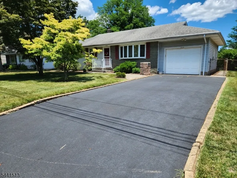 615 Ashland Rd Middlesex, NJ 08846