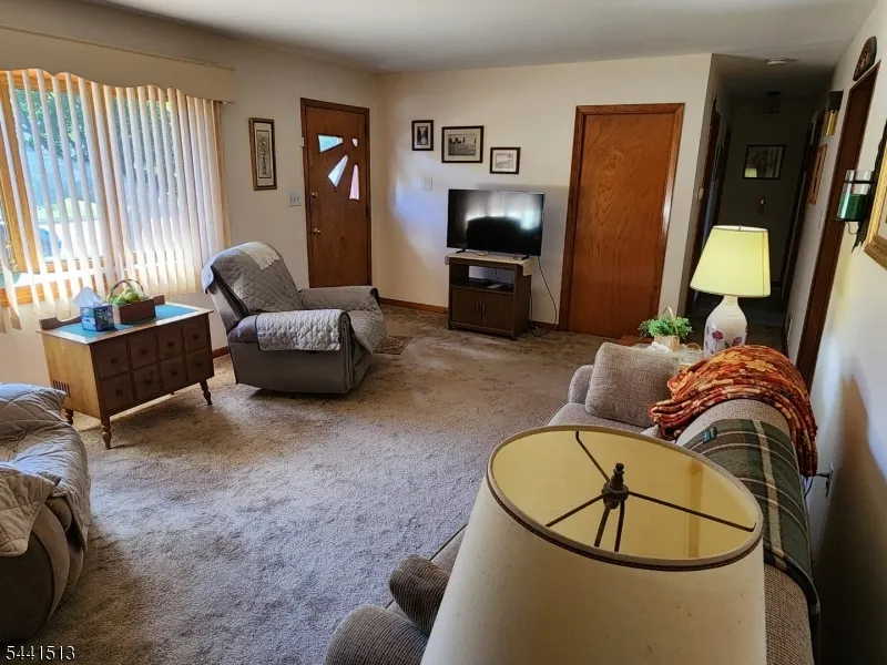 615 Ashland Rd Middlesex, NJ 08846