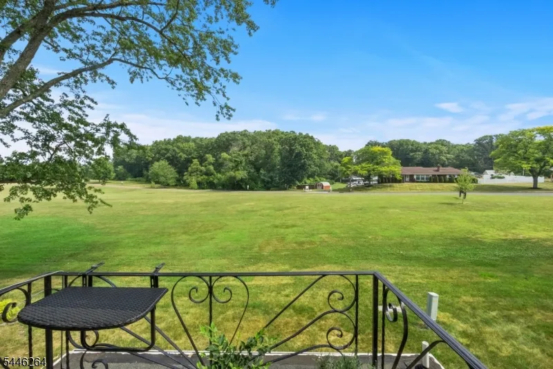 10 C Haven Dr Old Bridge, NJ 07747